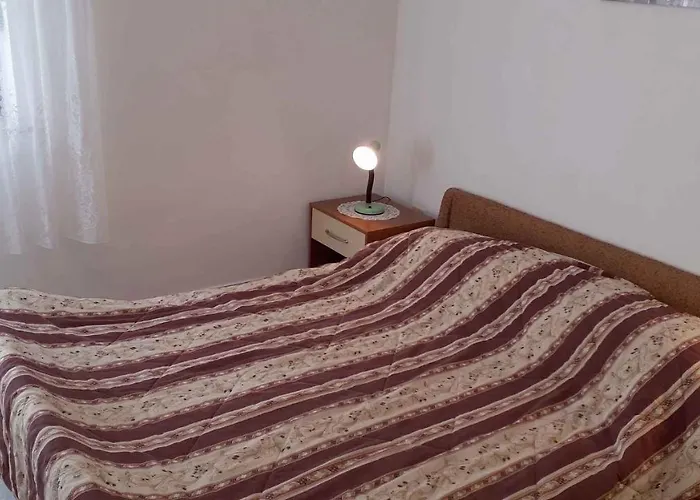 Apartman In 35278 Novi Vinodolski