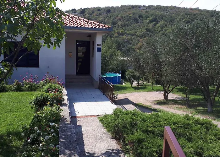 Apartman In 35278 *